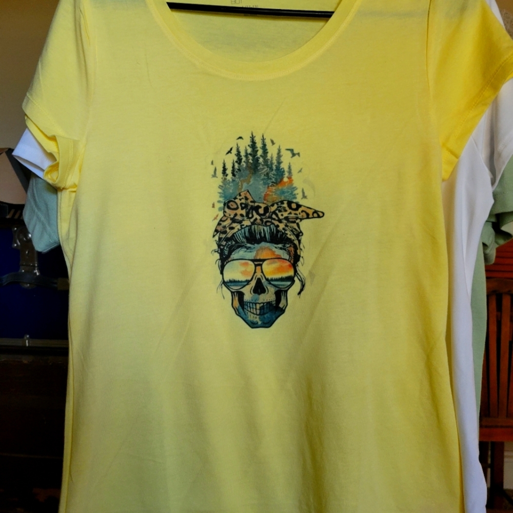 Graphic T